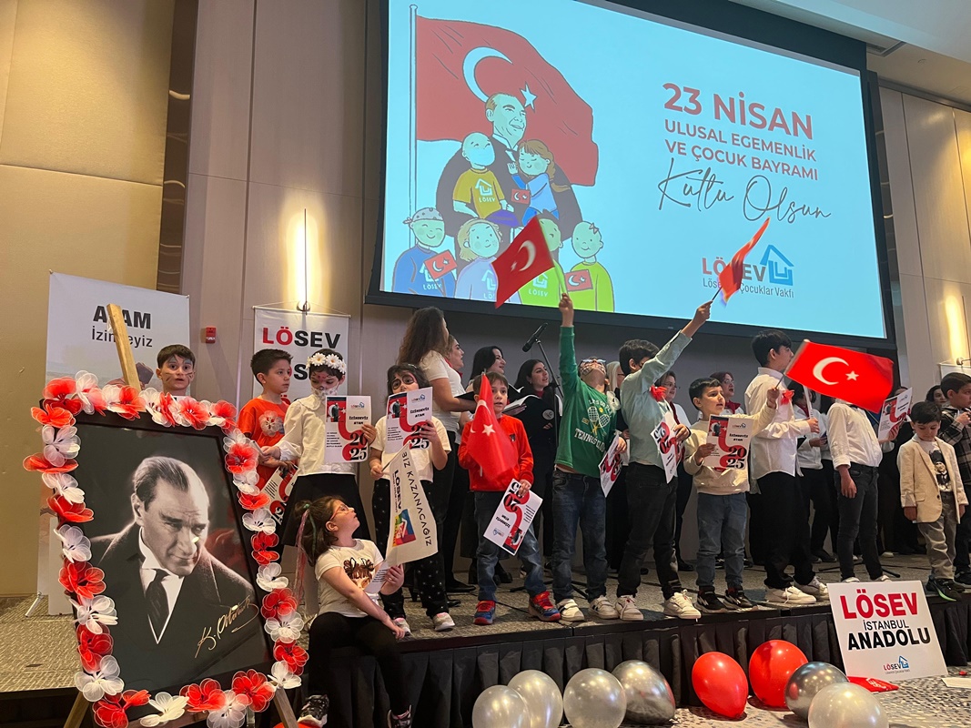 İSTANBUL’DA LÖSEMİLİ ÇOCUKLARIN 23 NİSAN COŞKUSU