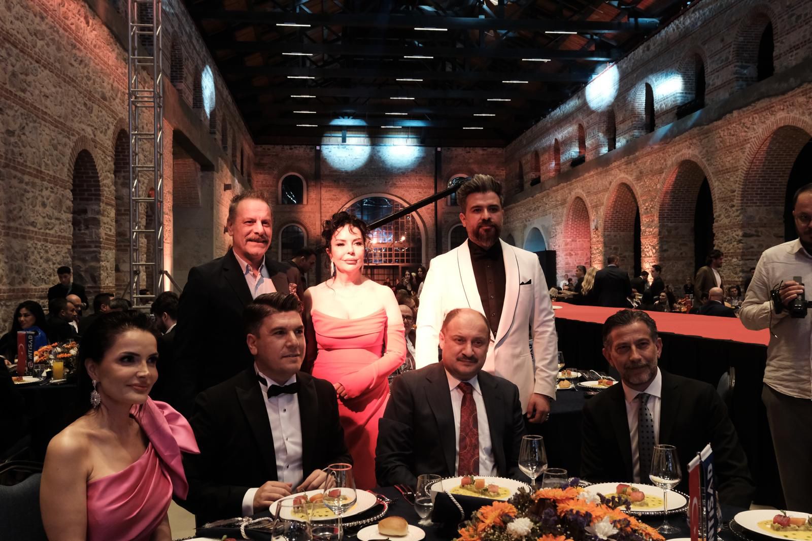 İŞ VE SANAT DÜNYASI RİXOS TERSANE İSTANBUL’DA BULUŞTU