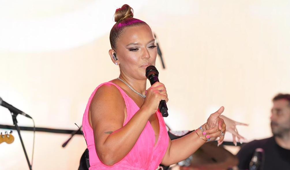 Bahçelievler’de Demet Akalın Rüzgârı! 20 Bin Kişi Yaz Konserinde Buluştu