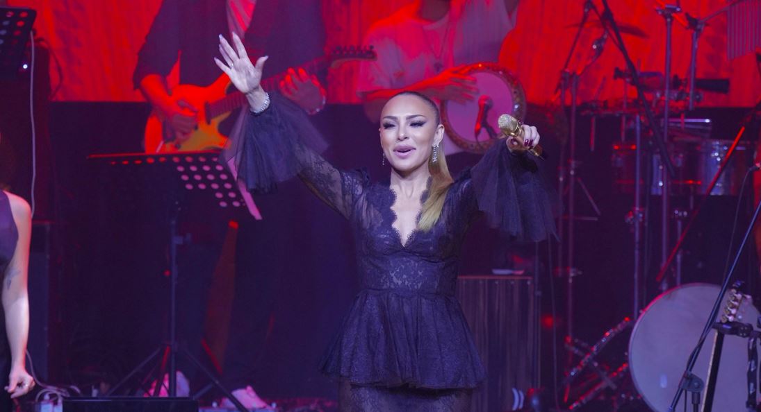 Ziynet Sali’den Muazzez Abacı’ya Duygulandıran Saygı…