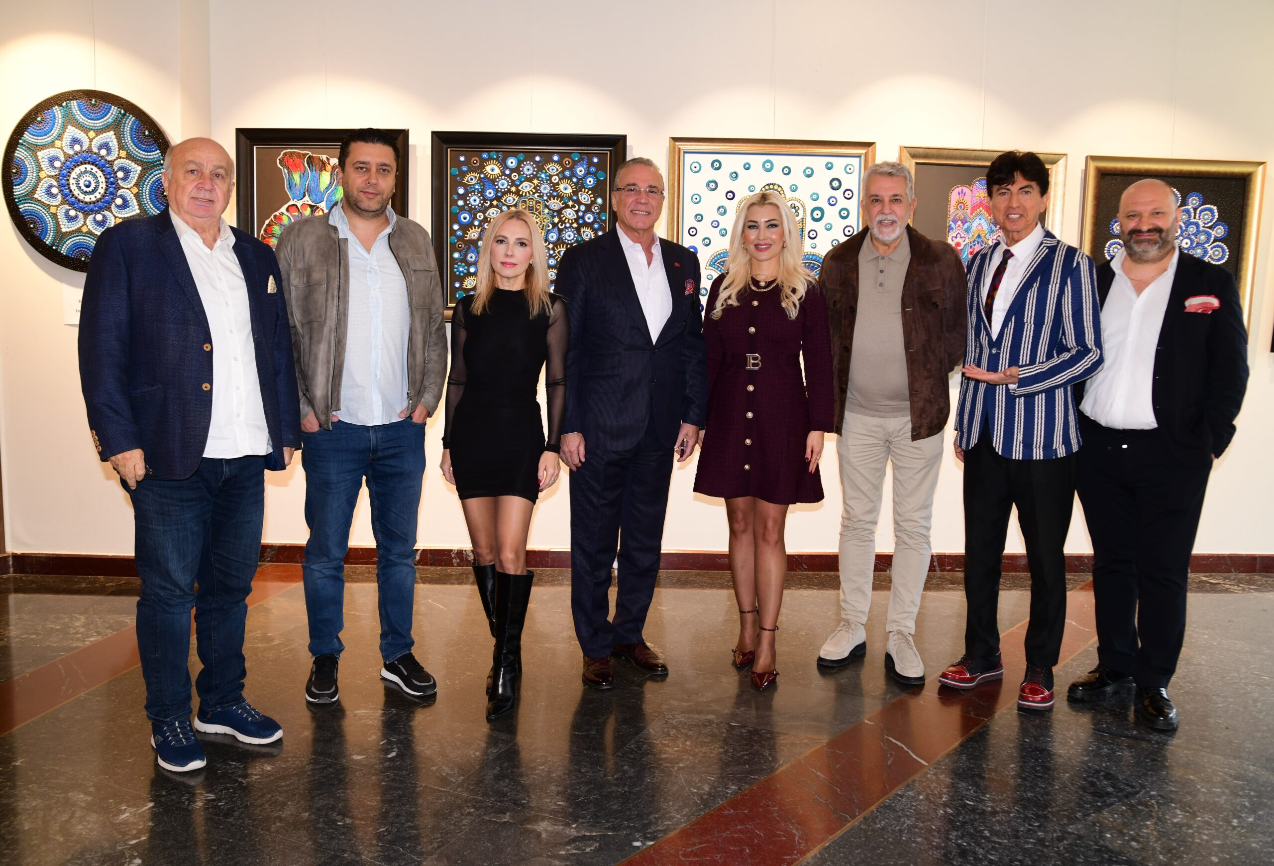 Engelliler yararına resim sergisi… Vakıf yararına resim sergisi