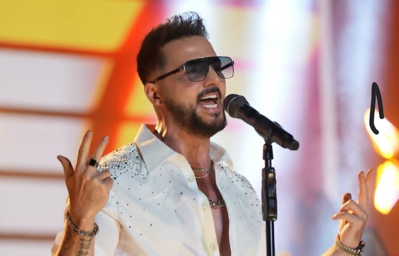 Gökhan Özen, Bostancı Gösteri Merkezi’nde verdiği konserle yine unutulmaz bir geceye imza attı.