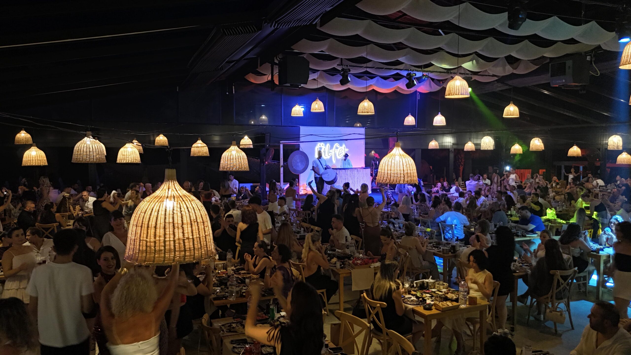 KIBRIS’DA EĞLENCE NOKTASI ÜLFET SHU