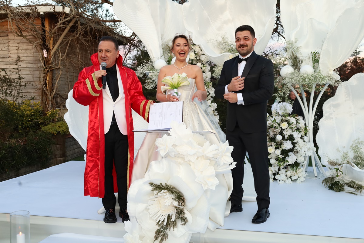 Çağrı & Ayça Sena’nın Masalsı Düğünü Çavuşbaşı Kasrı’nda Gerçekleşti