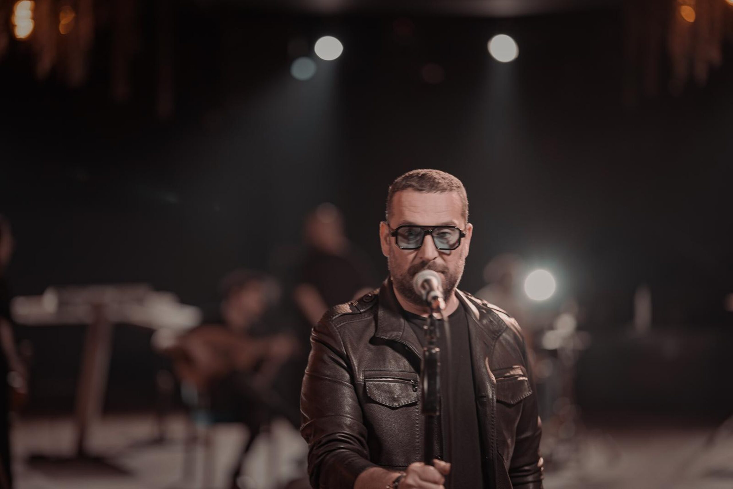 MÜZİĞİN GÜÇLÜ YORUMCUSU ÜMİT YAŞAR’DAN “YÜRÜDÜM”