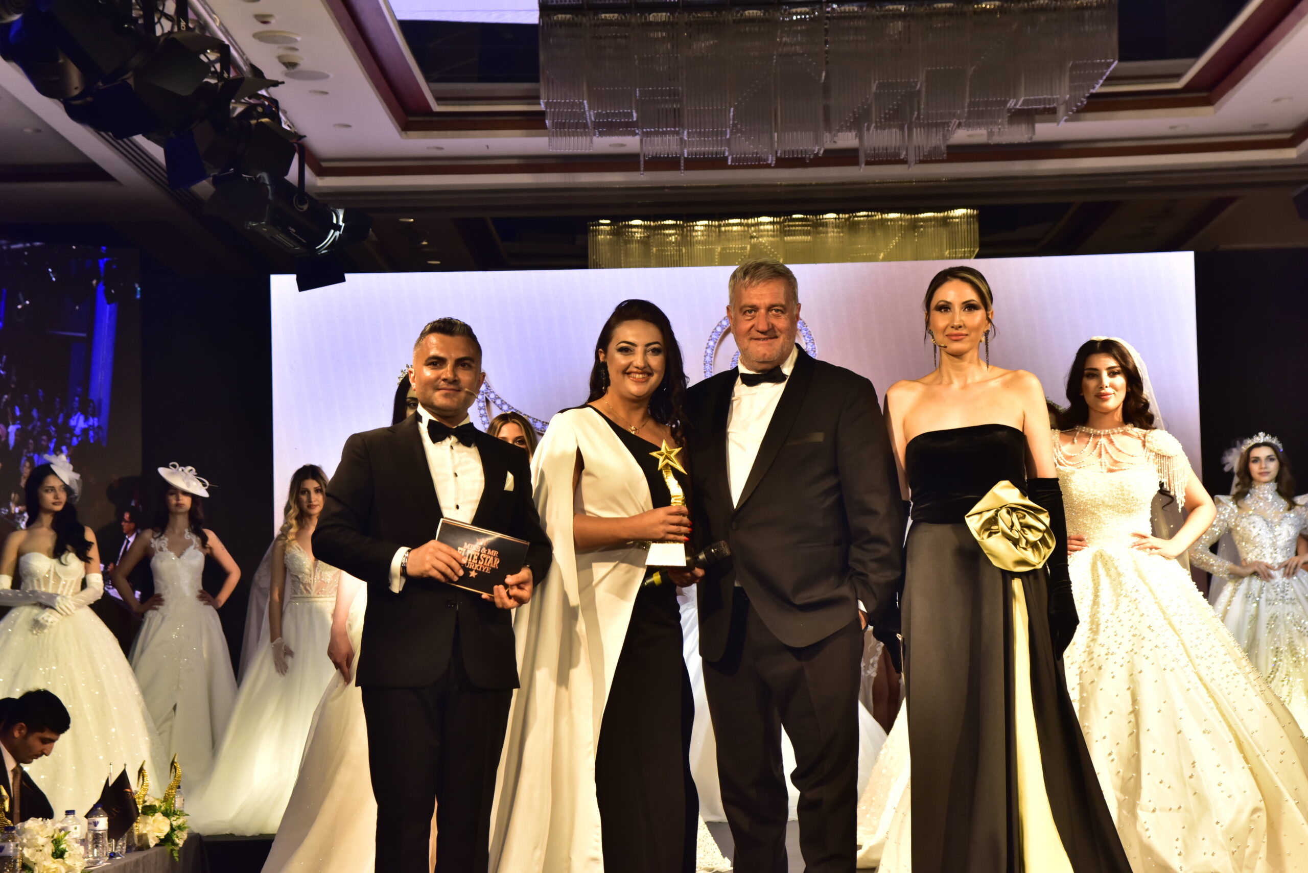 FATMA KUŞDAN’IN BAŞARI VE AZİM DOLU HİKAYESİ PODYUMDA DEVLEŞTİ!