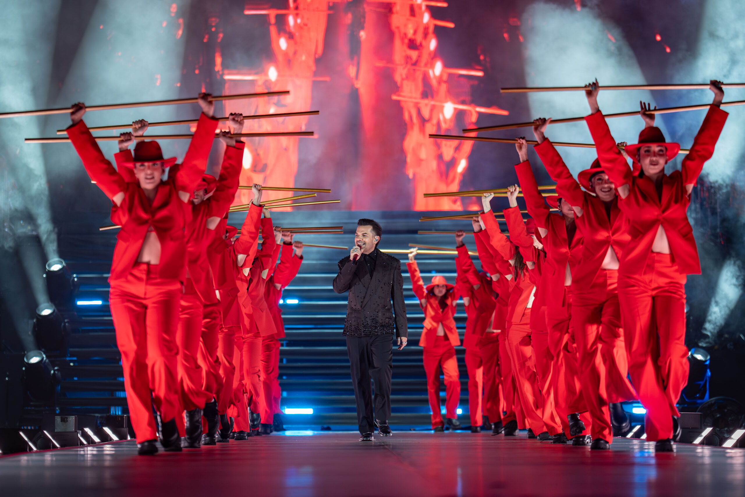 Kenan Doğulu’dan İzmir’de Unutulmaz Performans!