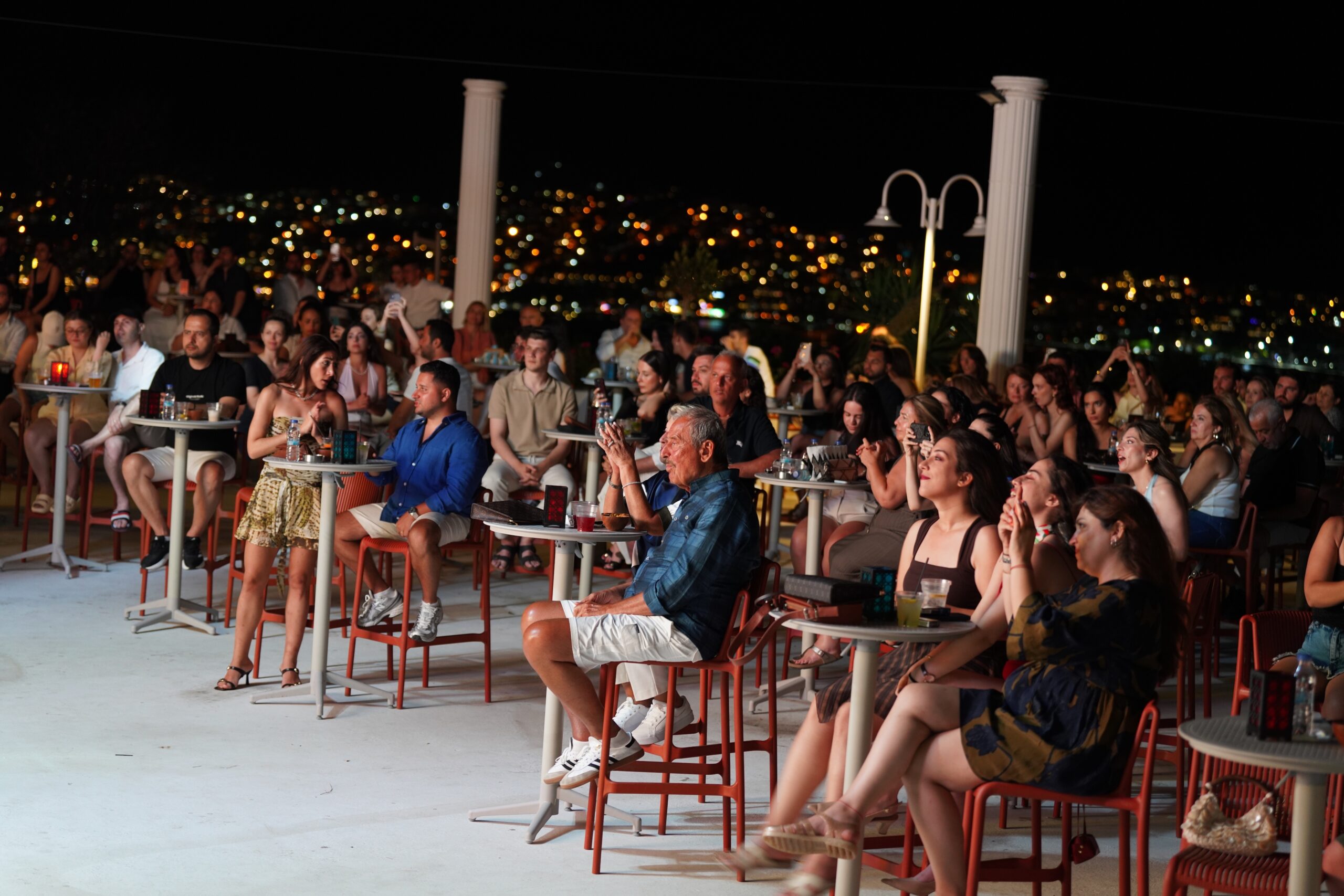 Mavinin Kalbinde Lüks ve Eğlence   Başka Resort Bodrum İddialı Başladı